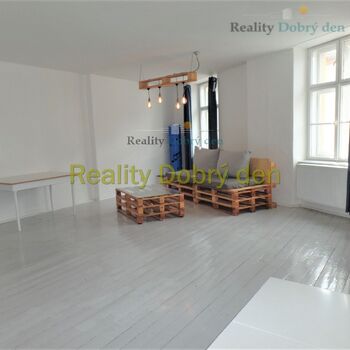 Pronájem 2+1, Dolní náměstí, Opava