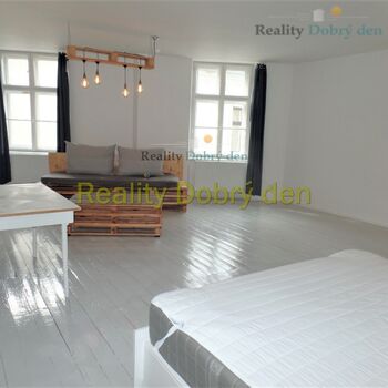 Pronájem 2+1, Dolní náměstí, Opava